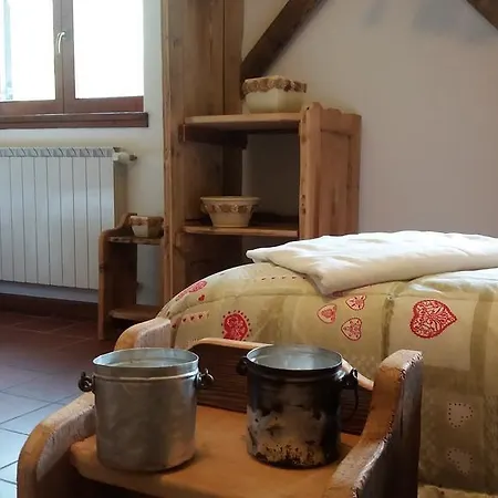 Rifugio Al Del Mortirolo In Inverno Raggiungibile Solo A Piedi