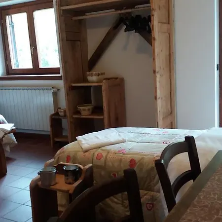 Rifugio Al Del Mortirolo In Inverno Raggiungibile Solo A Piedi Monno