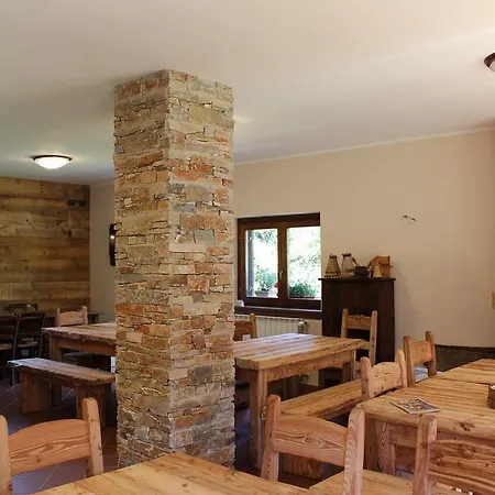 Rifugio Al Del Mortirolo In Inverno Raggiungibile Solo A Piedi Feriegård