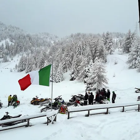 Feriegård Rifugio Al Del Mortirolo In Inverno Raggiungibile Solo A Piedi Monno