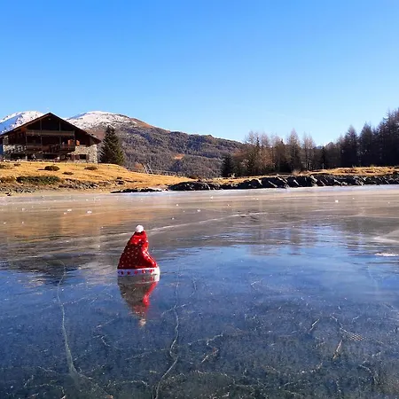 Rifugio Al Del Mortirolo In Inverno Raggiungibile Solo A Piedi *