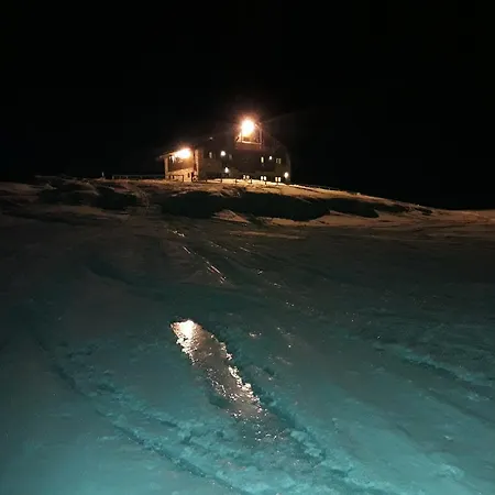 Rifugio Al Del Mortirolo In Inverno Raggiungibile Solo A Piedi Agroturismo *
