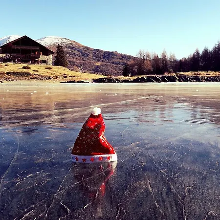 Rifugio Al Del Mortirolo In Inverno Raggiungibile Solo A Piedi Feriegård Monno