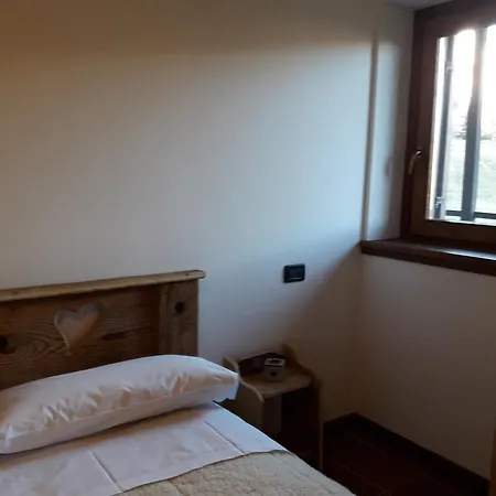 Agroturismo Rifugio Al Del Mortirolo In Inverno Raggiungibile Solo A Piedi