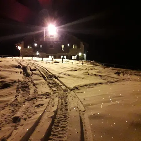 Rifugio Al Del Mortirolo In Inverno Raggiungibile Solo A Piedi * Monno