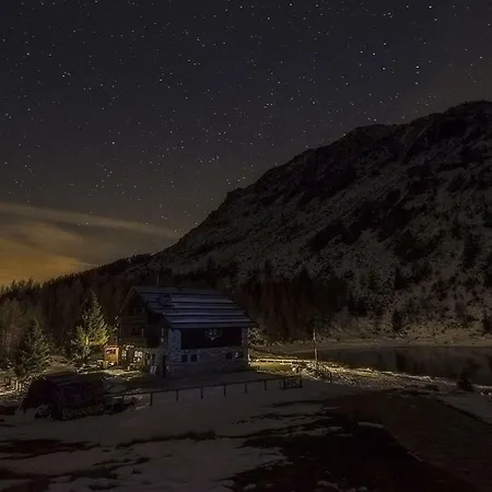 Feriegård Rifugio Al Del Mortirolo In Inverno Raggiungibile Solo A Piedi Monno