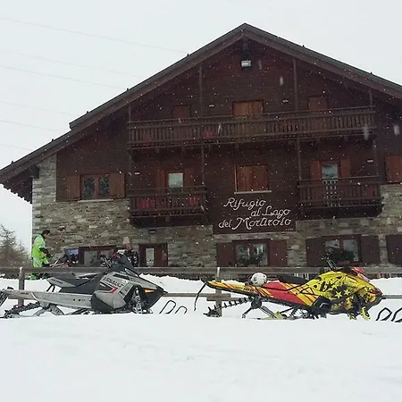 Rifugio Al Del Mortirolo In Inverno Raggiungibile Solo A Piedi *