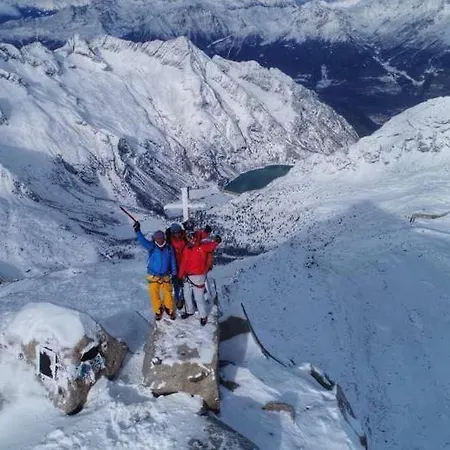 Rifugio Al Del Mortirolo In Inverno Raggiungibile Solo A Piedi * Monno